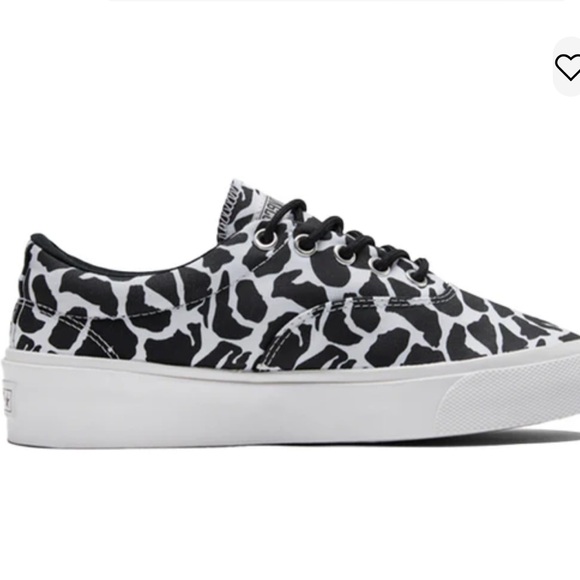 Black White  Low Top Converse - Picture 14 of 15